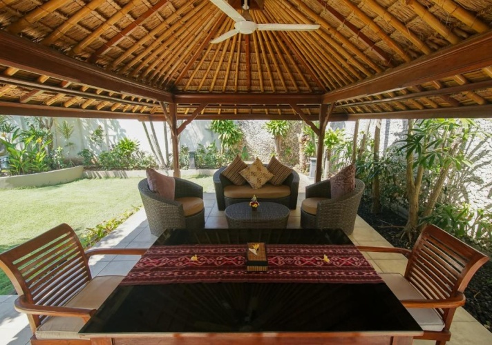 2 Bedrooms Villa