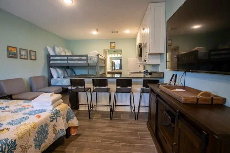 530 Sunsuite