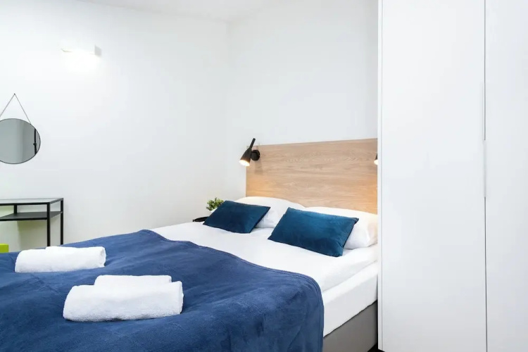 Warsaw Apartment One Bedroom by Renters