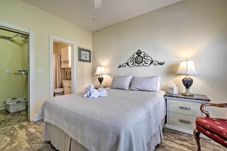 2 Bedrooms Apartment