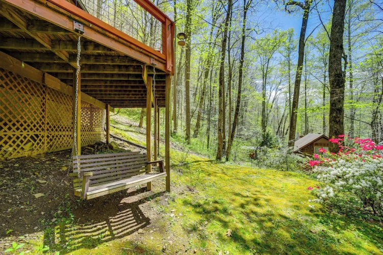 Unwind By Fire! Creekside Whittier Cabin w/ Deck