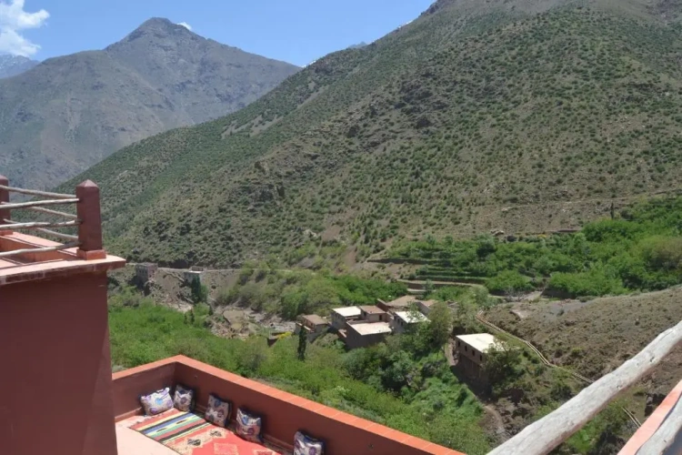 Suite with mountain view