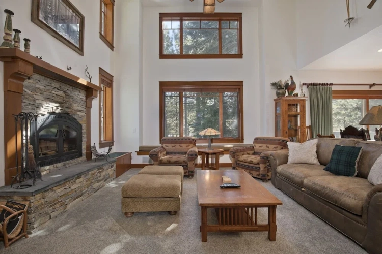 4 Bedrooms Standard room with balcony
