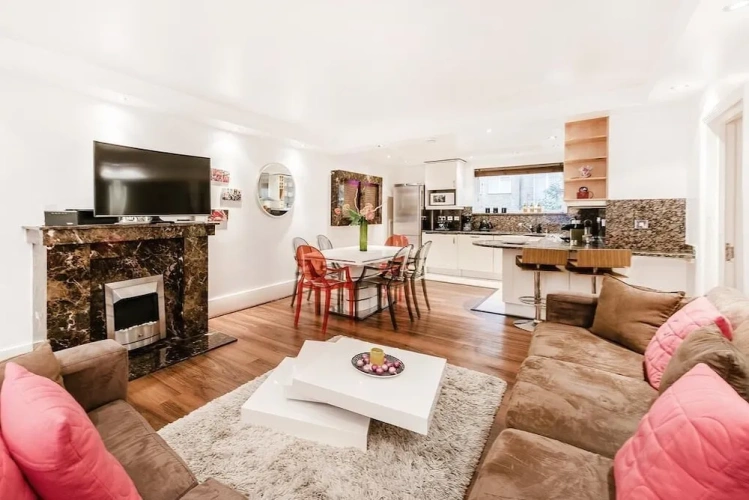 Deluxe Apartment