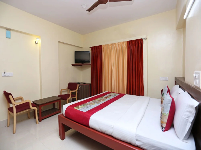 OYO 9904 Vyshakh Hotel