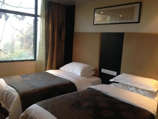 Wudangshan Dayue Hotel