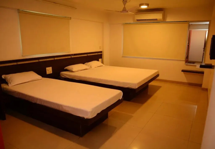 Hotel Palms Residency