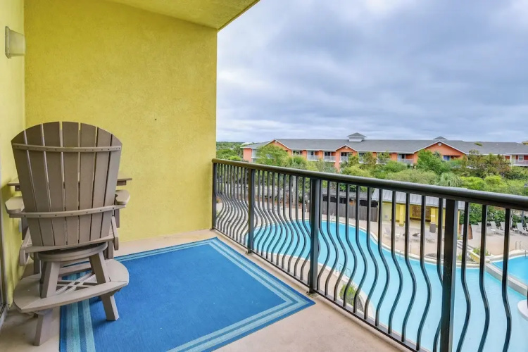 Cozy Miramar Beach Condo w/ Pools & Beach Access!