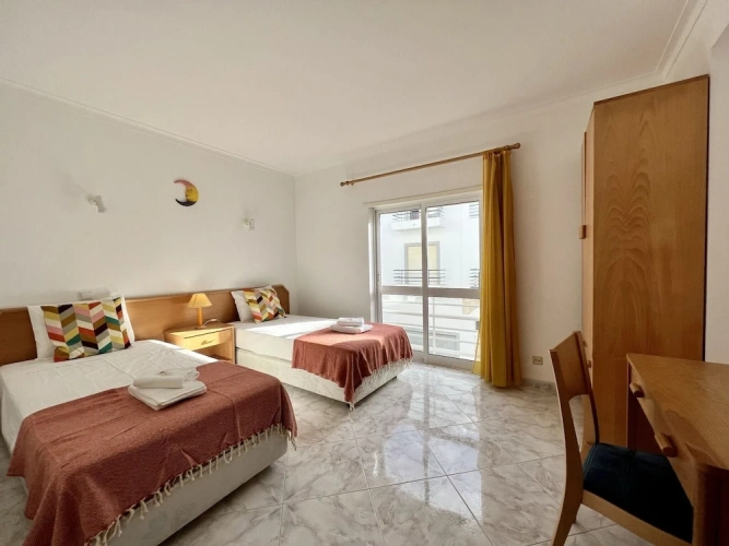 2 Bedrooms Apartment