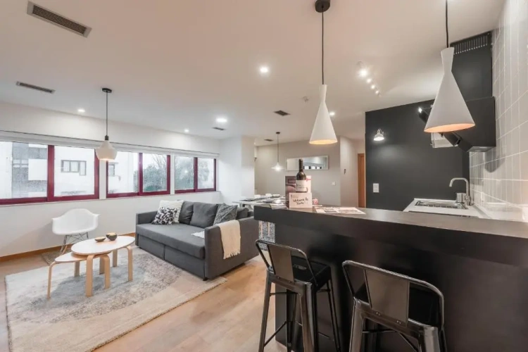 3 Bedrooms Apartment