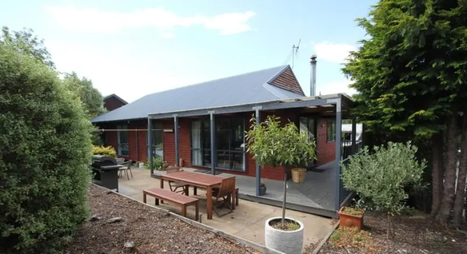 4 Bedrooms Cottage