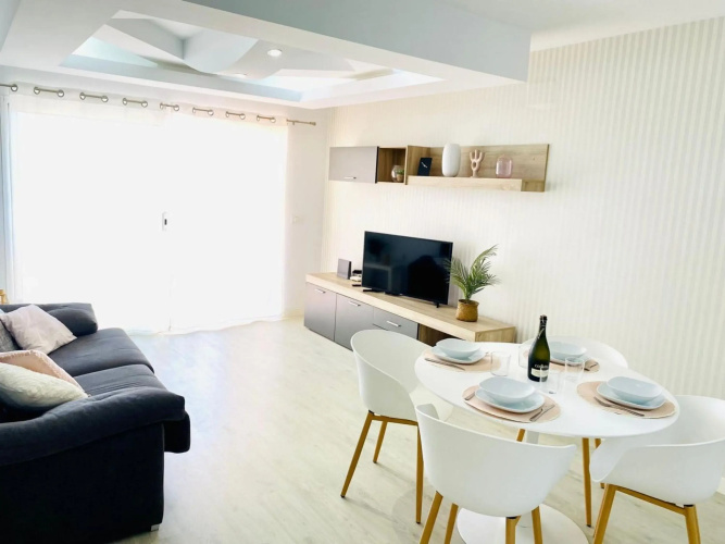 Enjoy Sunsets at Fully Equipped 2BR Oceanside View