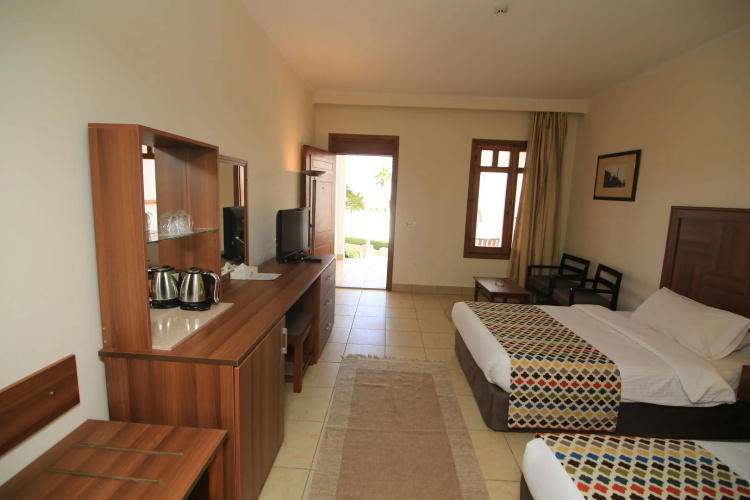 Club Reef Resort
