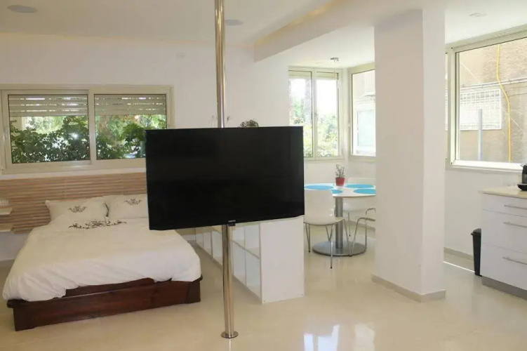 Beach and Park Apartment