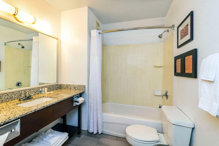 Comfort Inn & Suites photo 10