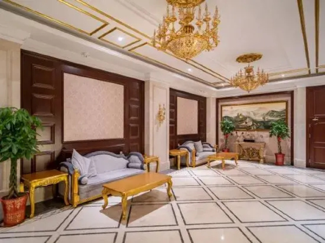 Huanghe Grand Hotel