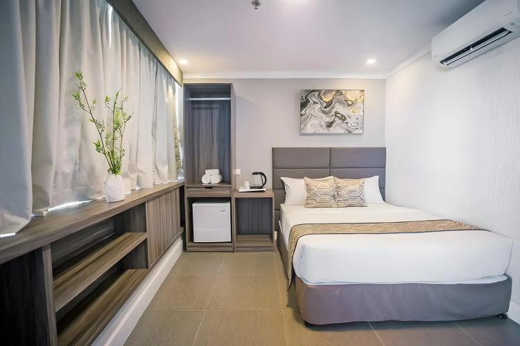 OYO 208 Anika Suites