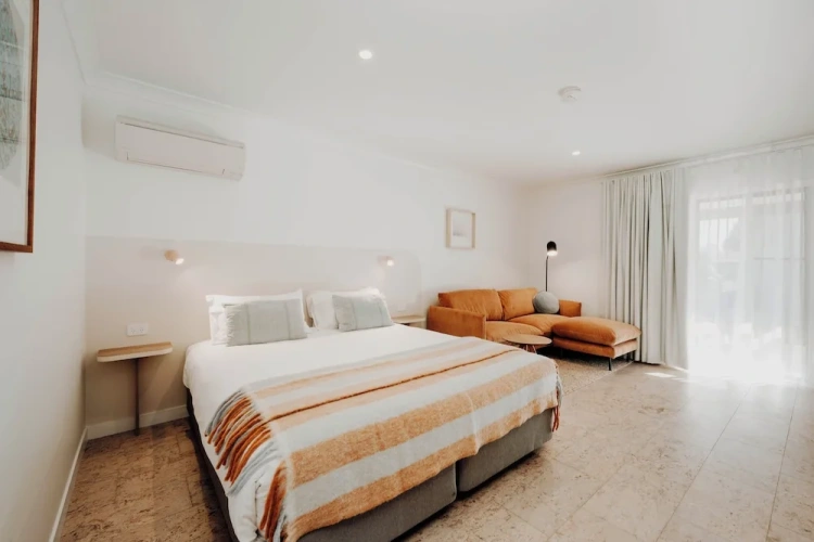 2 Bedrooms Standard Family room