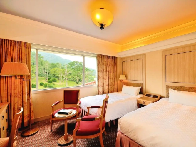 Standard Twin room with garden view