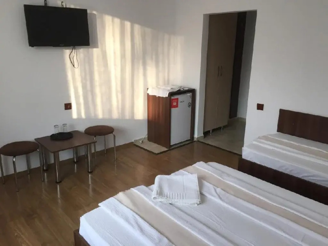 Hostel Paradox