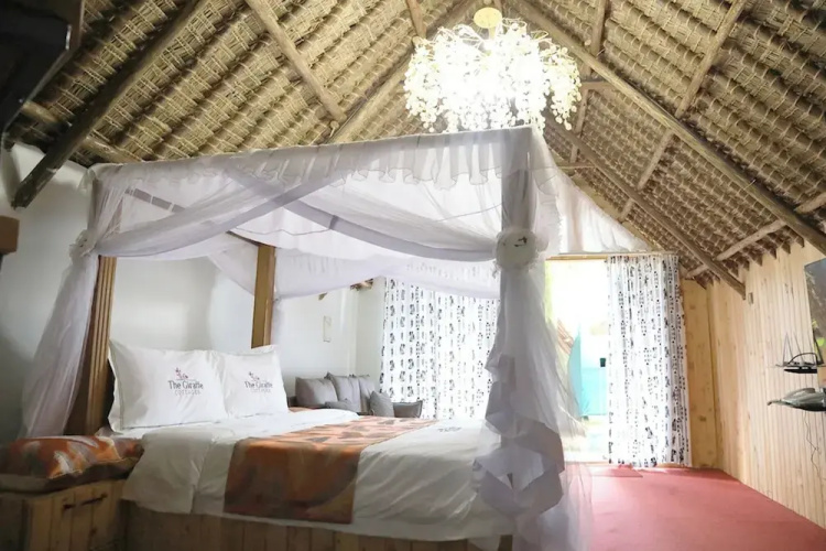 The Giraffe Cottage