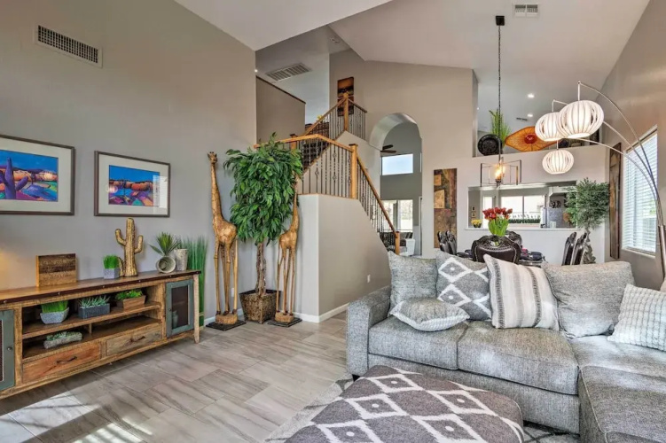 Group Fun in Glendale! Getaway w/ Private Pool