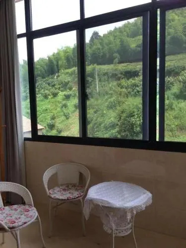 Lakeside Xiaozhu Guesthouse