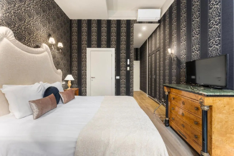 Bordeau Canal Suites