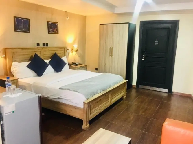 2 Bedrooms Apartment
