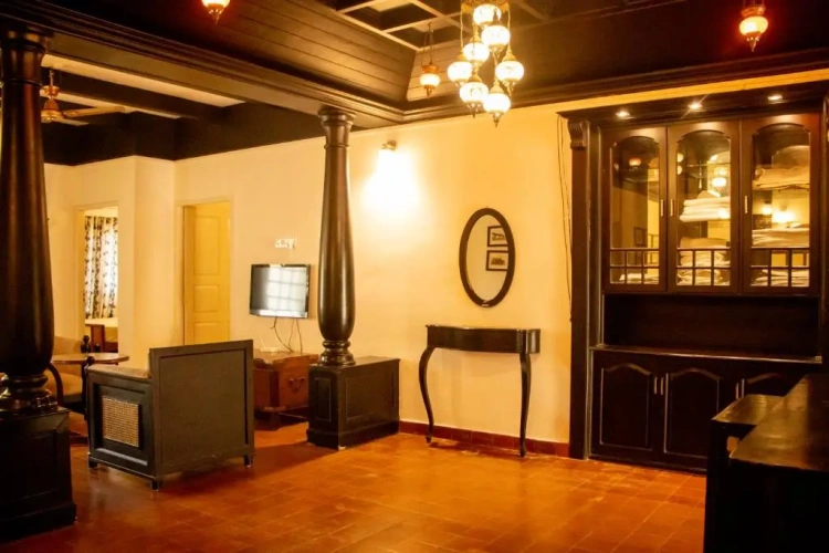 3 Bedrooms Apartment