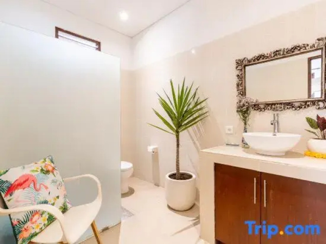 Seminyak Double6 Beach 5BR Villa - pool & parking