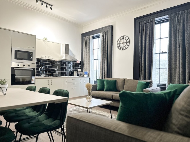 Deluxe Apartment