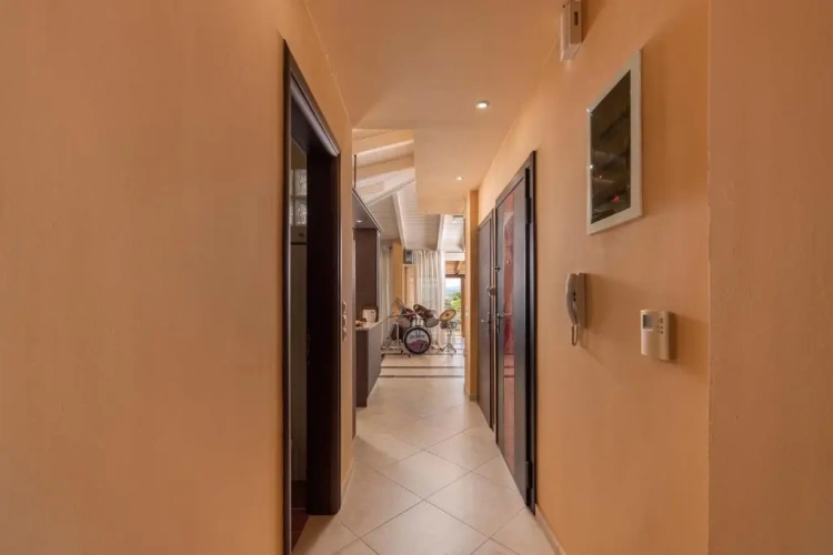 3 Bedrooms Cottage
