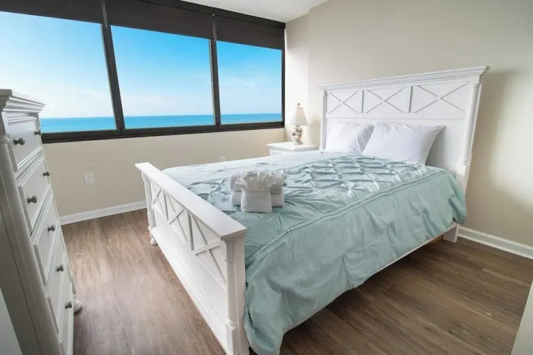 Sands Beach Club 1027