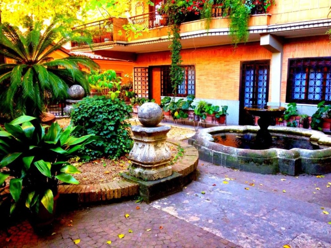 Apartment with garden view