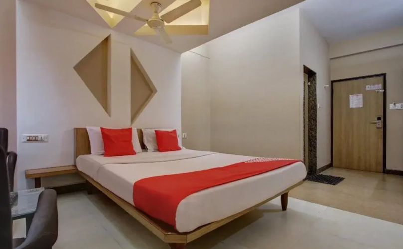 Shambhavi Hotels By OYO Rooms