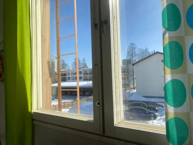Värikäs puutalokaksio 1-6 hlölle, ilm parkit