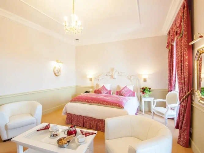 Privilege Double Suite