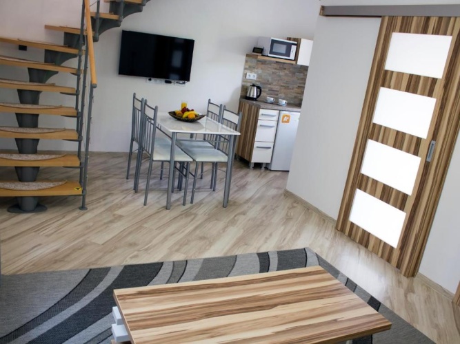 Deluxe Apartment