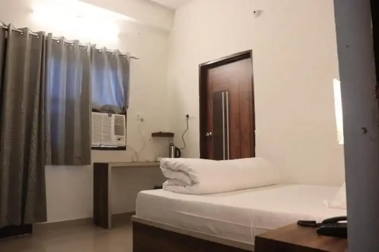Paradise Inn