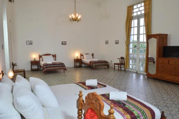 Standard Triple room