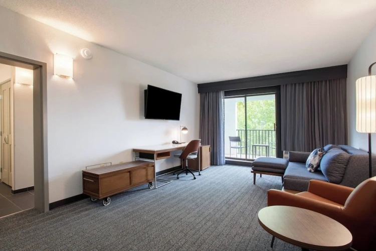 1 Bedroom Suite