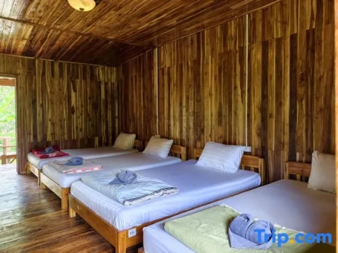 Deluxe Quadruple room
