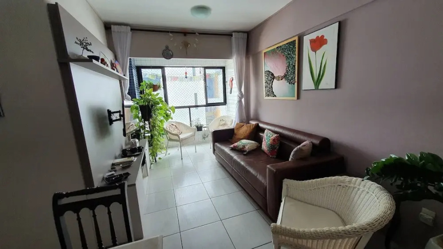 Apt 2 quartos com varanda próximo Praça Casa Forte o bairro mais agradável do Recife ARN901