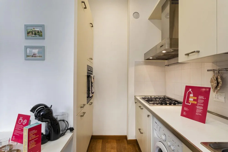 Light Apartment in Albaro