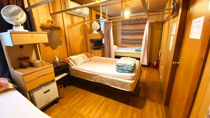 Standard Triple room