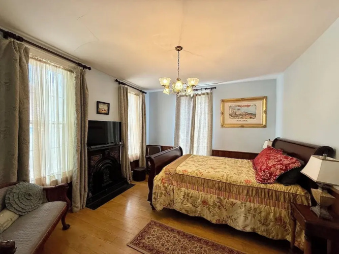 LaSalle Guest House