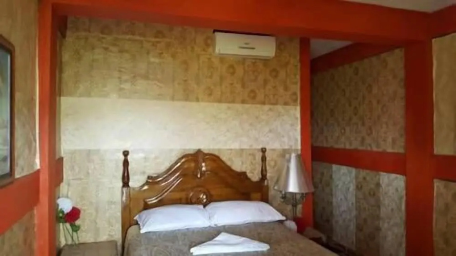Rollanda Hotel