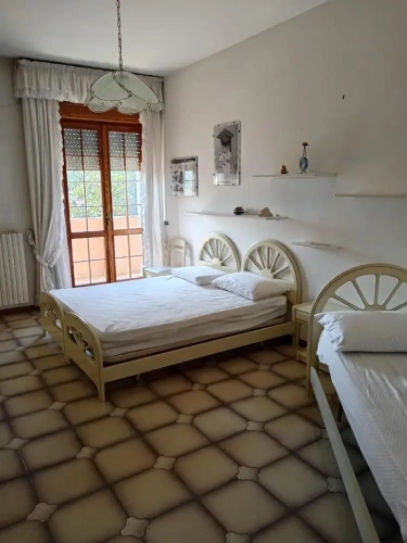 4 Bedrooms Apartment with balcony