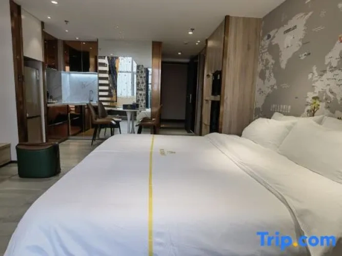 2 Bedrooms Family Suite with balcony